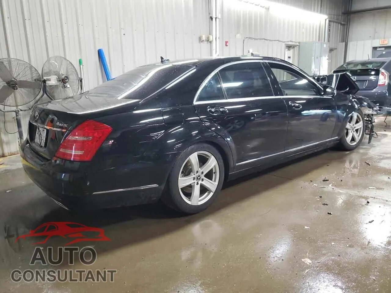 2010 MERCEDES-BENZ S-CLASS Damaged VIN WDDNG8GB5AA320004 – side profile