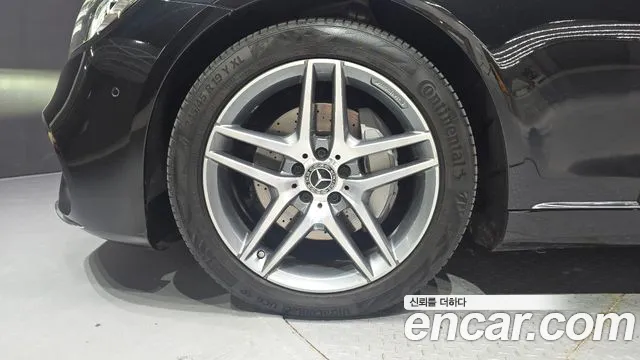 2019 Mercedes-Benz S-Class W222 S350 D Sold VIN WDDUF2AB7KA476552 – front exterior