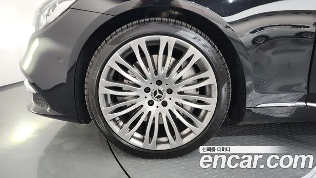 2019 Mercedes-Benz S-Class W222 S560L 4MATIC Sold VIN WDDUG8GB3KA431664 – trunk area