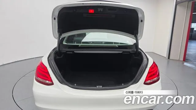2018 Mercedes-Benz C-Class W205 C220 d Avantgarde Sold VIN WDDWF0EBXJR379272 – undercarriage 2018 Mercedes-Benz C-Class W205 C220 d Avantgarde Sold VIN WDDWF0EBXJR379272 – undercarriage