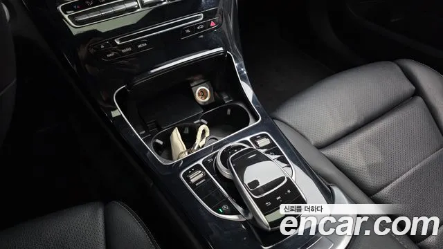 2018 Mercedes-Benz C-Class W205 C220 d Avantgarde Sold VIN WDDWF0EBXJR379272 – trunk area 2018 Mercedes-Benz C-Class W205 C220 d Avantgarde Sold VIN WDDWF0EBXJR379272 – trunk area