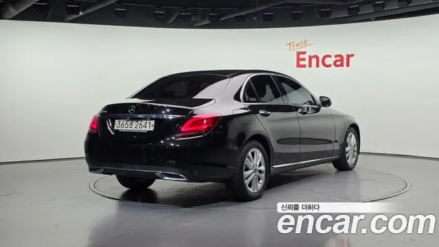 2019 Mercedes-Benz C-Class W205 C220 d Avantgarde Sold VIN WDDWF1EB6KR471017 – rear exterior 2019 Mercedes-Benz C-Class W205 C220 d Avantgarde Sold VIN WDDWF1EB6KR471017 – rear exterior