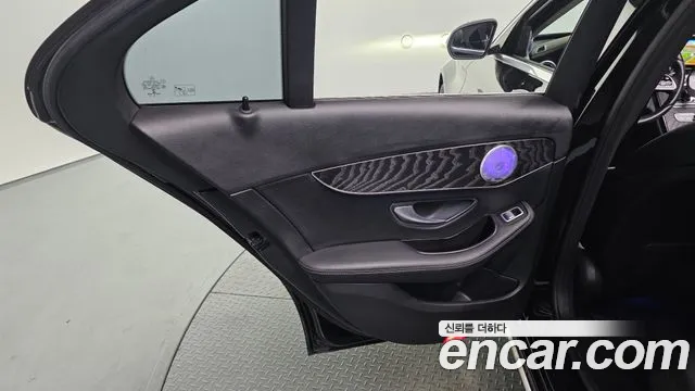 2019 Mercedes-Benz C-Class W205 C220 d Avantgarde Sold VIN WDDWF1EB6KR471017 – engine bay 2019 Mercedes-Benz C-Class W205 C220 d Avantgarde Sold VIN WDDWF1EB6KR471017 – engine bay