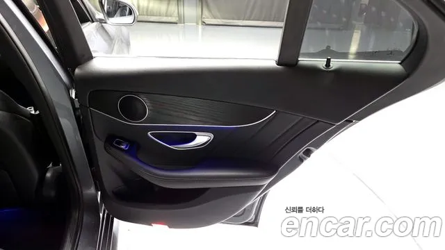 2019 Mercedes-Benz C-Class W205 C220 d 4MATIC AMG Line Sold VIN WDDWF1FB3KR505574 – trunk area