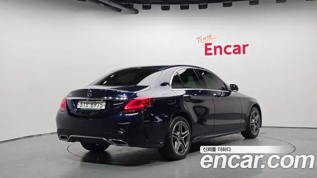 2019 Mercedes-Benz C-Class W205 C220 d 4MATIC AMG Line Sold VIN WDDWF1FB6KR475101 – engine bay