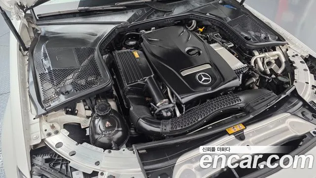 2017 Mercedes-Benz C-Class W205 C200 Avantgarde Sold VIN WDDWF4CB4HF424695 – exterior detail