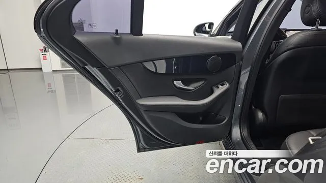 2019 Mercedes-Benz C-Class W205 C200 Sold VIN WDDWF8AB1KR511793 – interior seats