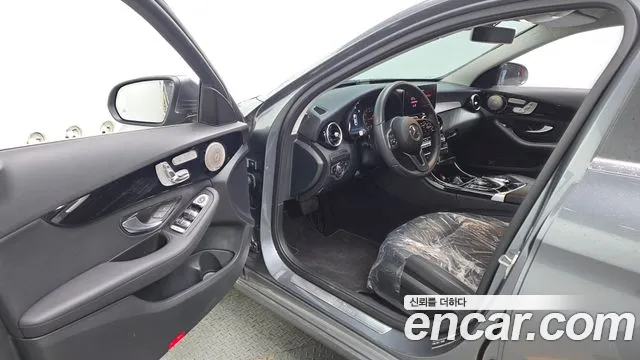 2019 Mercedes-Benz C-Class W205 C200 Sold VIN WDDWF8AB8KR503514 – trunk area