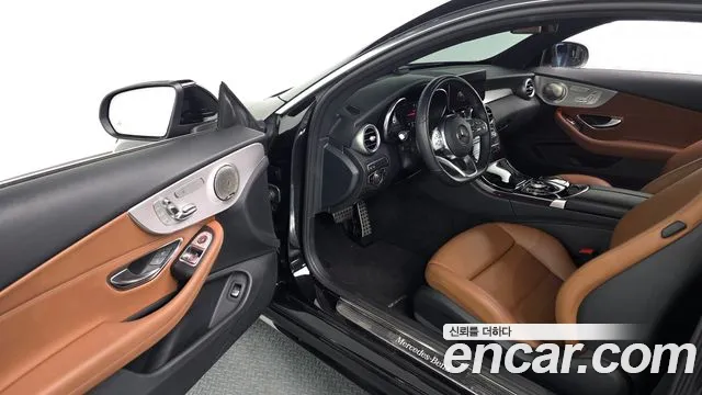 2019 Mercedes-Benz C-Class W205 C220 d 4MATIC Coupe Sold VIN WDDWJ1FB8KF925573 – dashboard