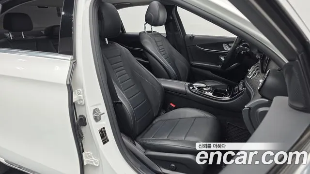 2017 Mercedes-Benz E-Class W213 E220d Avantgarde Sold VIN WDDZF0EB0HA155790 – dashboard