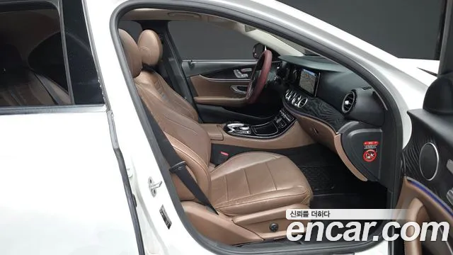 2019 Mercedes-Benz E-Class W213 E220d Avantgarde Sold VIN WDDZF0EB0KA494721 – rear exterior