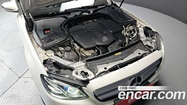 2019 Mercedes-Benz E-Class W213 E220d Avantgarde Sold VIN WDDZF0EB1KA606815 – trunk area