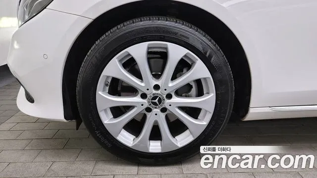 2019 Mercedes-Benz E-Class W213 E220d Exclusive Sold VIN WDDZF0EB2KA637622 – trunk area