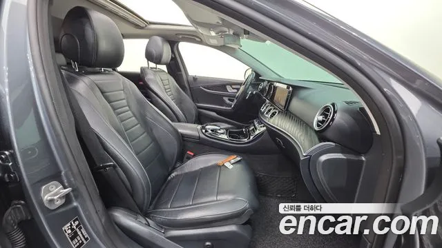 2018 Mercedes-Benz E-Class W213 E220d Avantgarde Sold VIN WDDZF0EB5JA330153 – rear exterior