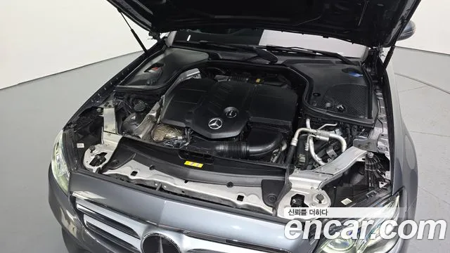 2018 Mercedes-Benz E-Class W213 E220d Avantgarde Sold VIN WDDZF0EB5JA330153 – dashboard
