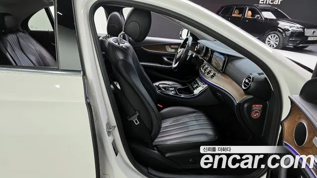 2017 Mercedes-Benz E-Class W213 E220d Exclusive Sold VIN WDDZF0EB8HA177911 – dashboard