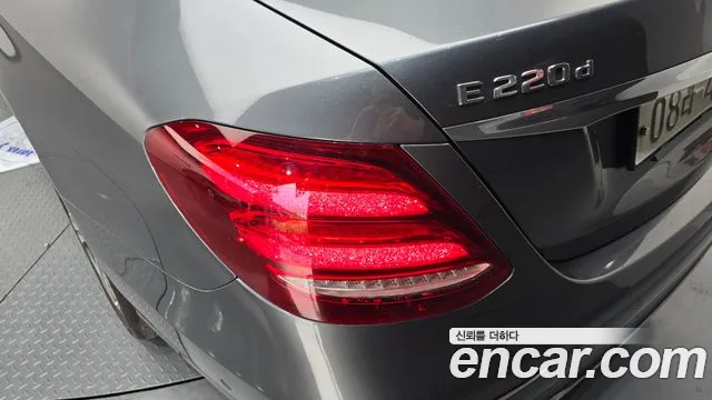 2019 Mercedes-Benz E-Class W213 E220d Avantgarde Sold VIN WDDZF0EB8KA491095 – photo 19