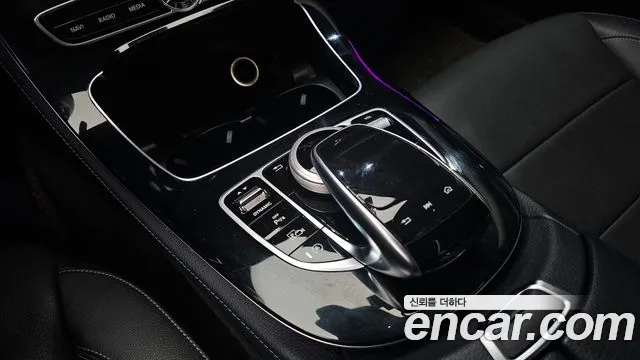 2017 Mercedes-Benz E-Class W213 E220d Avantgarde Sold VIN WDDZF0EBXHA291702 – photo 24
