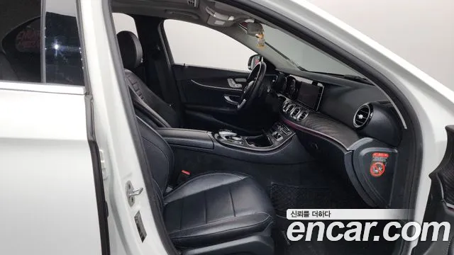 2019 Mercedes-Benz E-Class W213 E220d Avantgarde Sold VIN WDDZF0EBXKA527045 – engine bay
