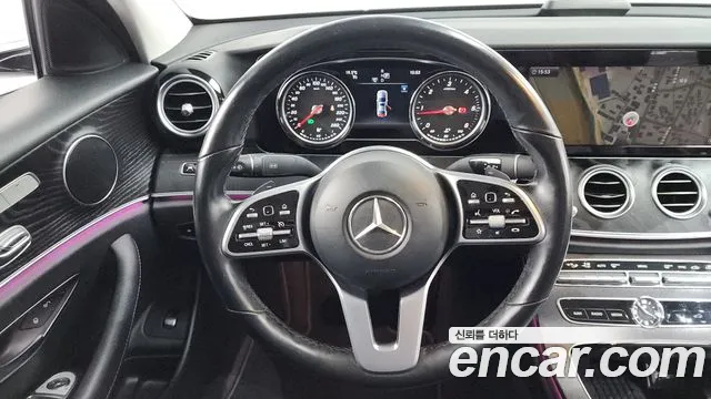2019 Mercedes-Benz E-Class W213 E220d Avantgarde Sold VIN WDDZF0EBXKA527045 – exterior detail