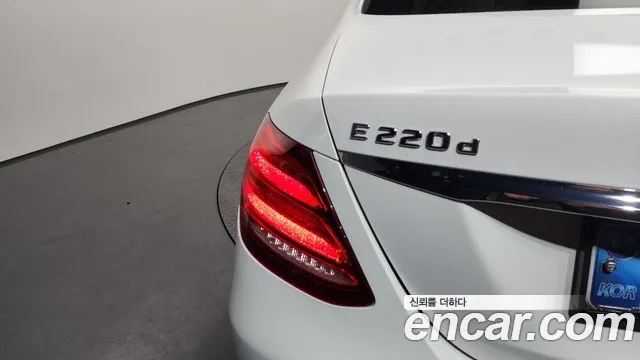 2019 Mercedes-Benz E-Class W213 E220d Avantgarde Sold VIN WDDZF0EBXKA527045 – photo 22