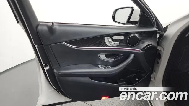 2019 Mercedes-Benz E-Class W213 E220d Avantgarde Sold VIN WDDZF0EBXKA527045 – photo 24
