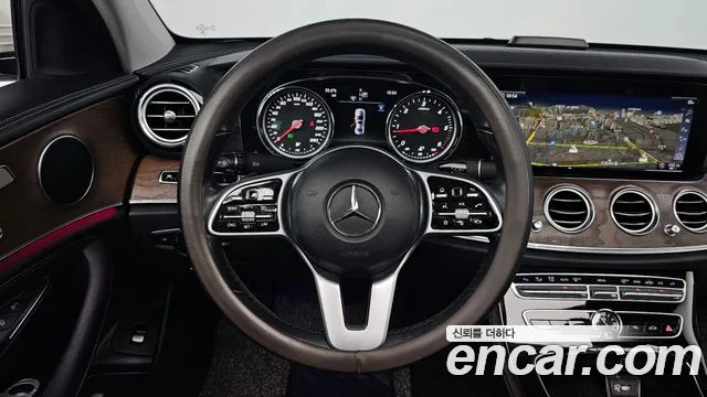 2019 Mercedes-Benz E-Class W213 E220d 4MATIC Exclusive Sold VIN WDDZF0FB1KA521486 – rear exterior