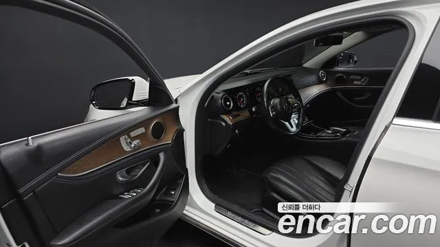 2019 Mercedes-Benz E-Class W213 E220d 4matic Exclusive Sold VIN WDDZF0FB2KA620382 – front exterior
