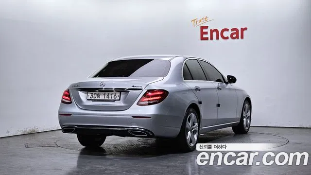 2017 Mercedes-Benz E-Class W213 E220d 4MATIC Avantgarde Sold VIN WDDZF0FB3HA264825 – trunk area