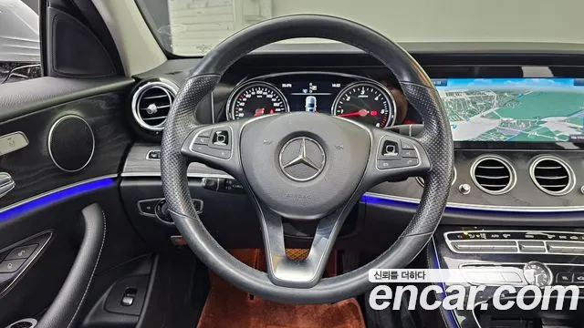 2017 Mercedes-Benz E-Class W213 E220d 4MATIC Avantgarde Sold VIN WDDZF0FB3HA264825 – photo 11