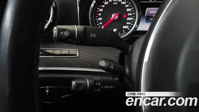 2018 Mercedes-Benz E-Class W213 E220d 4MATIC Avantgarde Sold VIN WDDZF0FB3JA426670 – interior seats