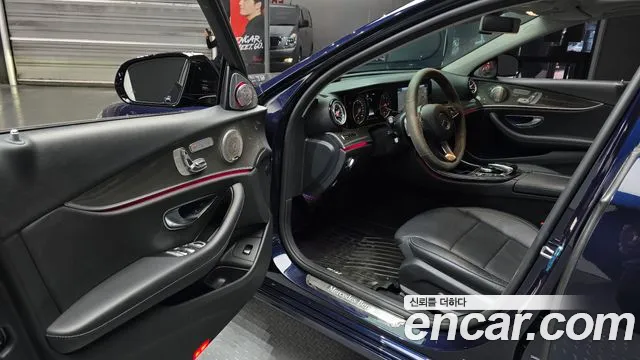 2018 Mercedes-Benz E-Class W213 E220d 4MATIC Avantgarde Sold VIN WDDZF0FB5JA476986 – rear exterior
