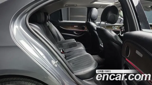 2018 Mercedes-Benz E-Class W213 E220d 4MATIC Exclusive Sold VIN WDDZF0FB6JA447609 – engine bay