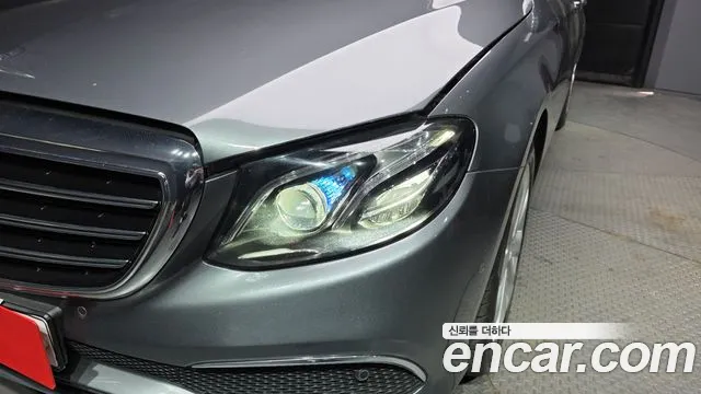 2018 Mercedes-Benz E-Class W213 E220d 4MATIC Exclusive Sold VIN WDDZF0FB6JA447609 – exterior detail