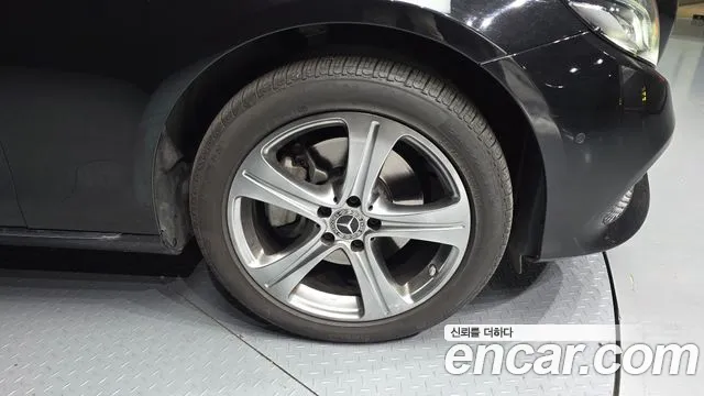 2017 Mercedes-Benz E-Class W213 E220d 4MATIC Avantgarde VIN WDDZF0FB7HA251768