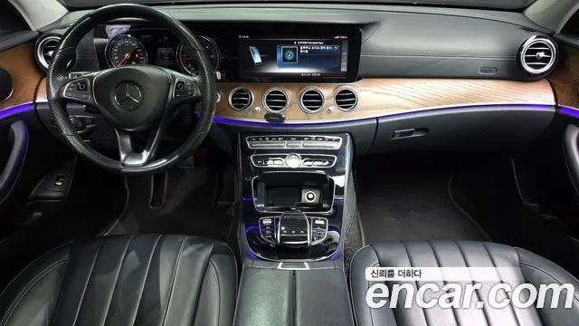 2018 Mercedes-Benz E-Class W213 E220d 4MATIC Exclusive Sold VIN WDDZF0FB7JA473751 – engine bay