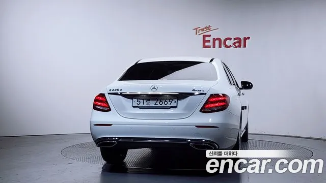 2018 Mercedes-Benz E-Class W213 E220d 4MATIC Avantgarde Sold VIN WDDZF0FBXJA474845 – side profile