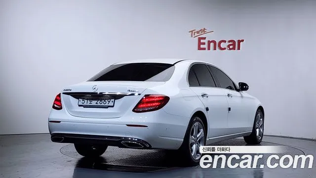 2018 Mercedes-Benz E-Class W213 E220d 4MATIC Avantgarde Sold VIN WDDZF0FBXJA474845 – interior seats