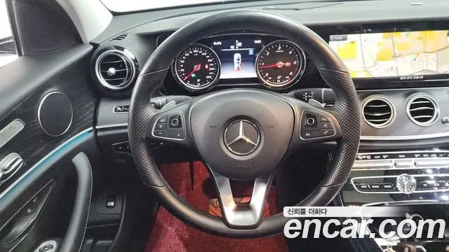 2018 Mercedes-Benz E-Class W213 E220d 4MATIC Avantgarde Sold VIN WDDZF0FBXJA474845 – engine bay