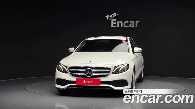 2018 Mercedes-Benz E-Class W213 E200 Avantgarde Sold VIN WDDZF4CB0JA421485 – trunk area