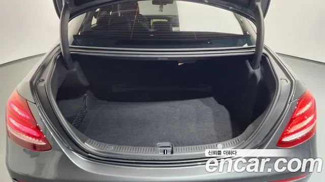 2018 Mercedes-Benz E-Class W213 E200 Avantgarde Sold VIN WDDZF4CB2JA379899 – photo 17