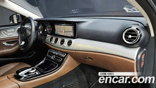 2018 Mercedes-Benz E-Class W213 E200 Avantgarde Sold VIN WDDZF4CB2JA389929 – engine bay