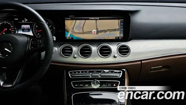 2018 Mercedes-Benz E-Class W213 E200 Avantgarde Sold VIN WDDZF4CB2JA389929 – trunk area