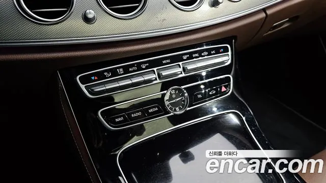 2018 Mercedes-Benz E-Class W213 E200 Avantgarde Sold VIN WDDZF4CB2JA389929 – photo 30