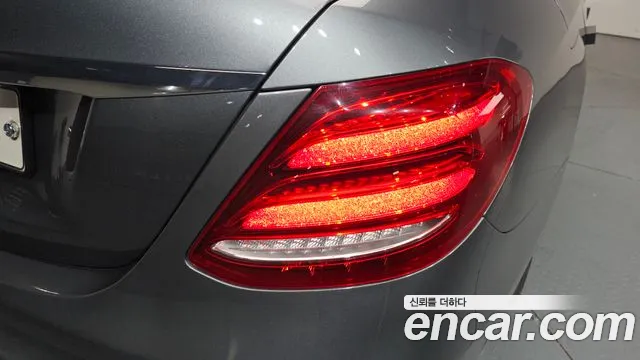 2018 Mercedes-Benz E-Class W213 E200 Avantgarde Sold VIN WDDZF4CB2JA425442 – photo 25 2018 Mercedes-Benz E-Class W213 E200 Avantgarde Sold VIN WDDZF4CB2JA425442 – photo 25