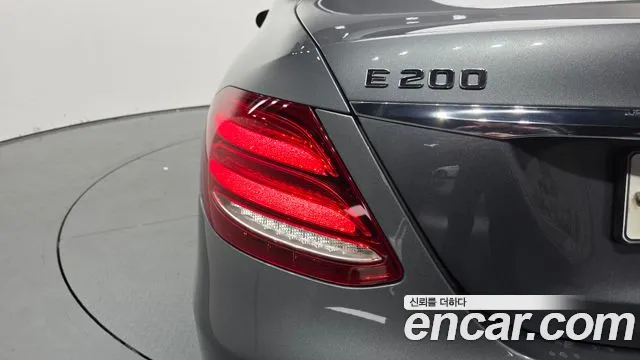2018 Mercedes-Benz E-Class W213 E200 Avantgarde Sold VIN WDDZF4CB3JA386862 – exterior detail 2018 Mercedes-Benz E-Class W213 E200 Avantgarde Sold VIN WDDZF4CB3JA386862 – exterior detail