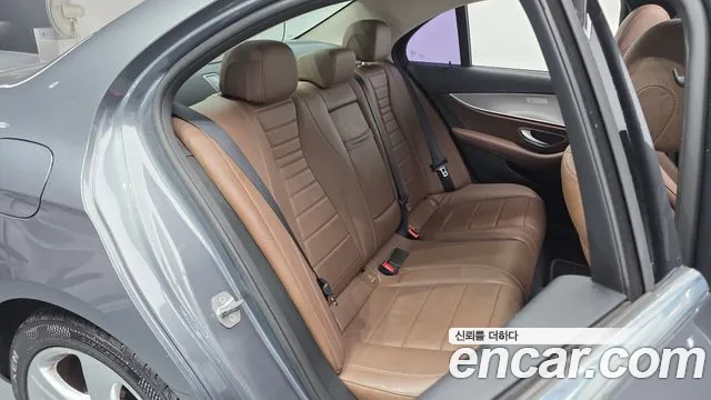 2018 Mercedes-Benz E-Class W213 E200 Avantgarde Sold VIN WDDZF4CB3JA386862 – photo 28 2018 Mercedes-Benz E-Class W213 E200 Avantgarde Sold VIN WDDZF4CB3JA386862 – photo 28