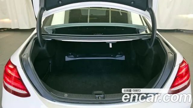 2018 Mercedes-Benz E-Class W213 E200 Avantgarde Sold VIN WDDZF4CB4JA326847 – undercarriage