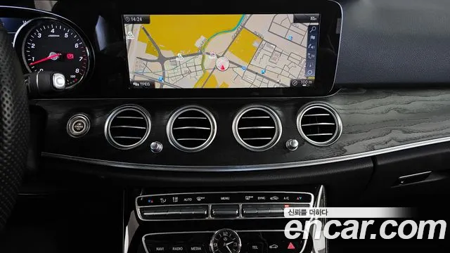 2018 Mercedes-Benz E-Class W213 E200 Avantgarde Sold VIN WDDZF4CB4JA326847 – photo 22