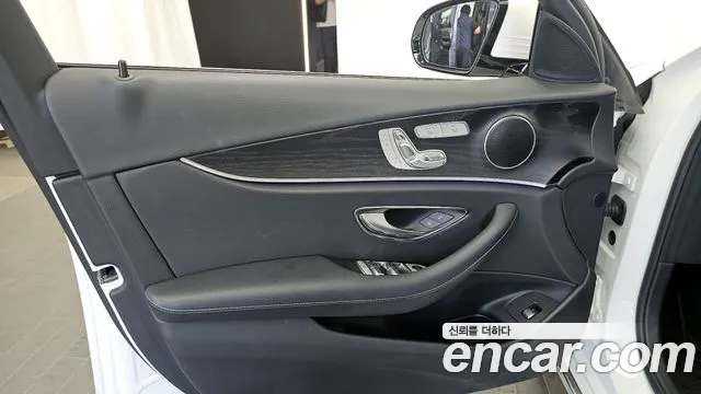 2018 Mercedes-Benz E-Class W213 E200 Avantgarde Sold VIN WDDZF4CB4JA326847 – photo 23